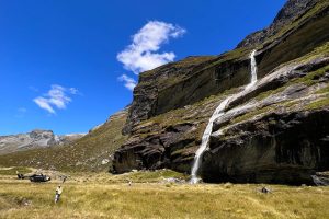 waterfalls heli sun middle earth queenstown earnslaw burn