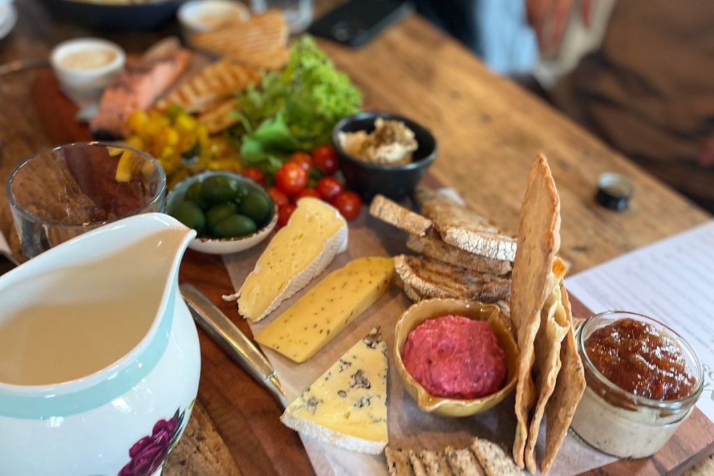 alpine-luxury-tours-winery-lunch-mtrosa