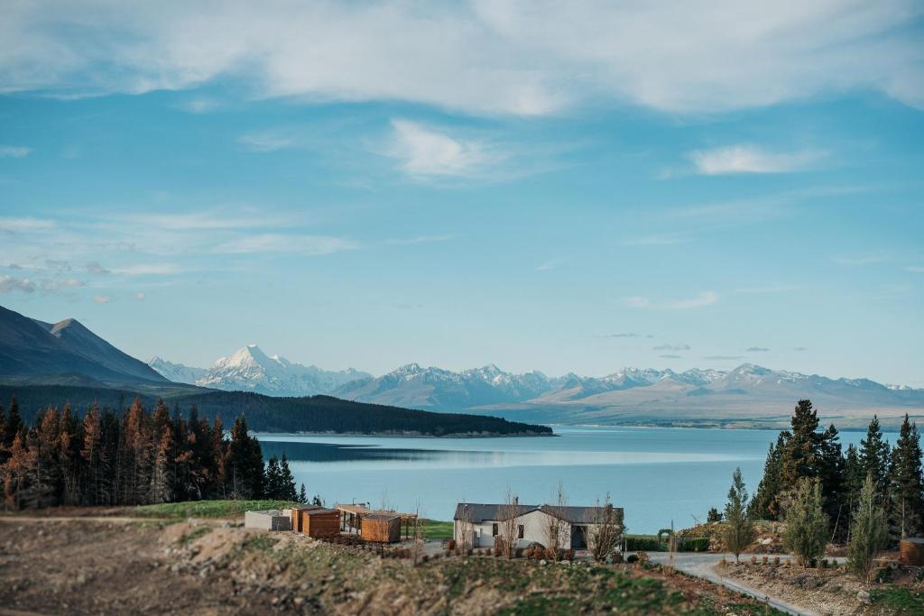 mtcook lakeside retreat
