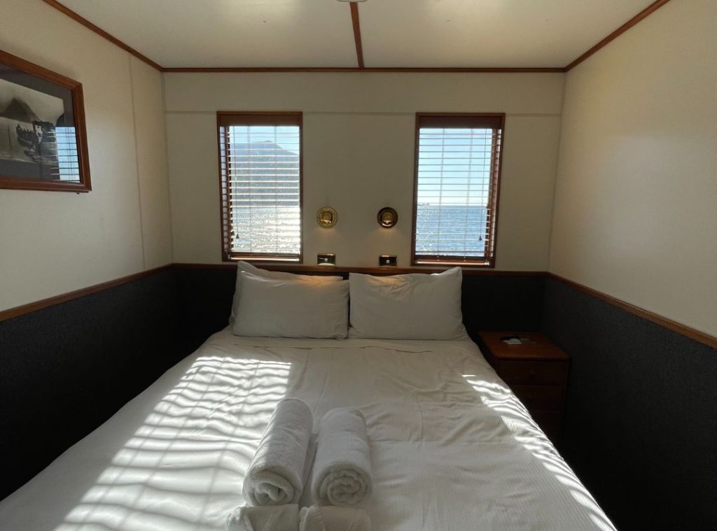 Overnight cabins in doubtful sound